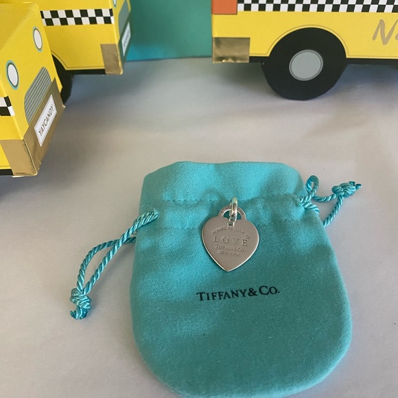 Tiffany & Co. RTT Love Heart Tag - Picture 3 of 7